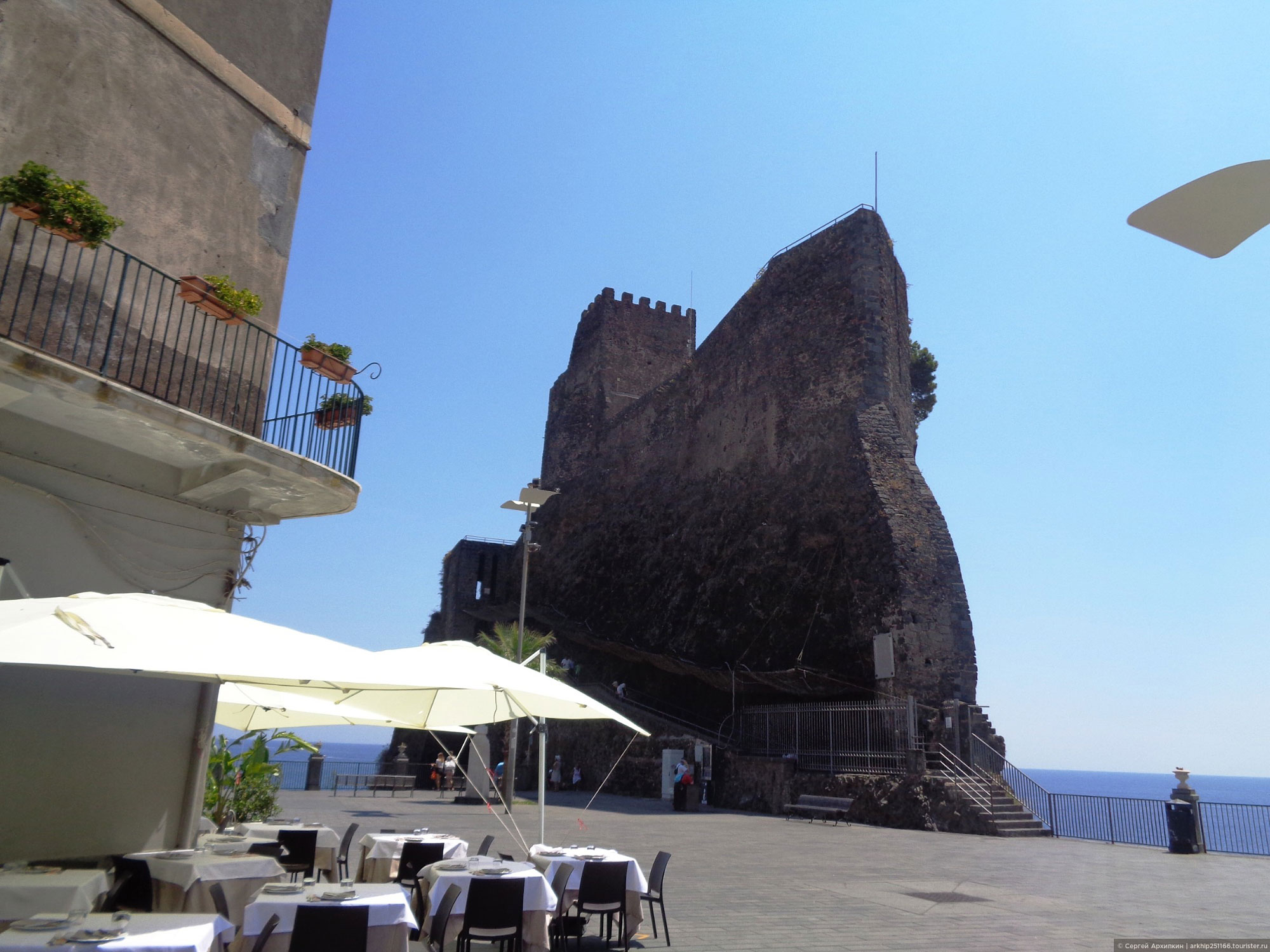 Aci Castello